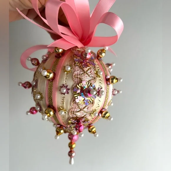 Vintage repurposed holiday Christmas ornament - Picture 3 of 7